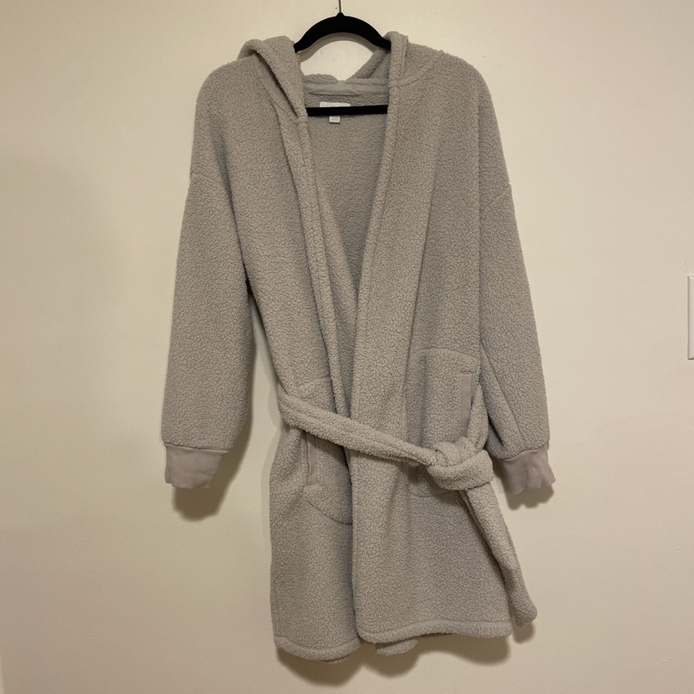 Gap Women’s M/L Gray Fleece Bathrobe